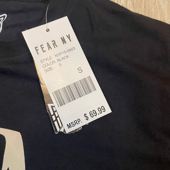 Fear NY Urban Walk T-Shirt Size S NWT Graphic Sneaker Pizza Sleeve Streetwear - Picture 6 of 9